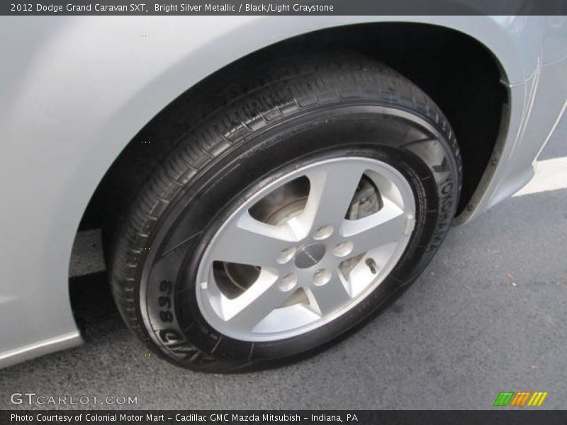 Bright Silver Metallic / Black/Light Graystone 2012 Dodge Grand Caravan SXT