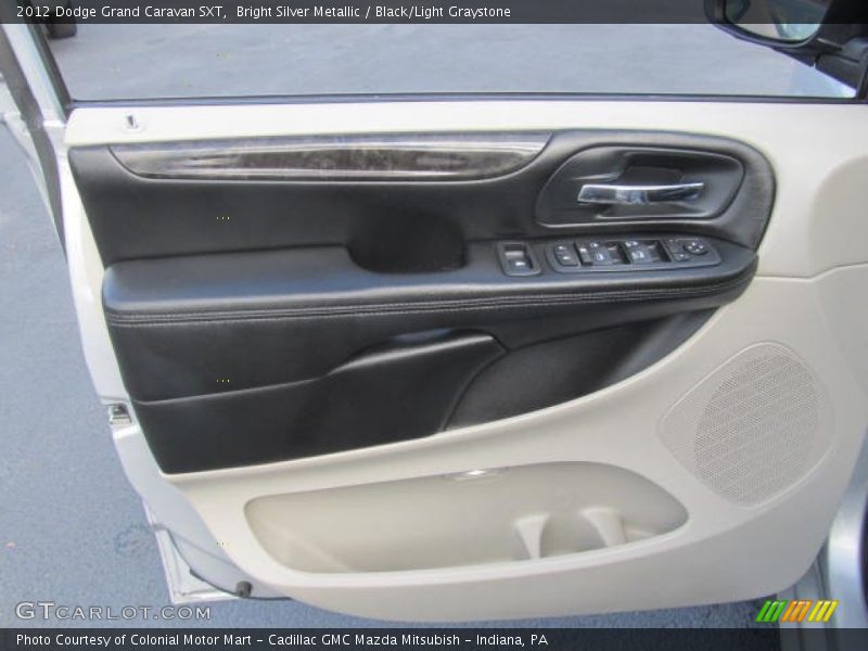 Bright Silver Metallic / Black/Light Graystone 2012 Dodge Grand Caravan SXT