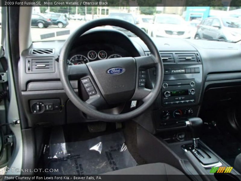 Moss Green Metallic / Charcoal Black 2009 Ford Fusion SE