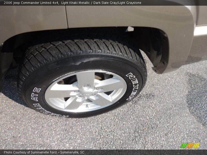 Light Khaki Metallic / Dark Slate Gray/Light Graystone 2006 Jeep Commander Limited 4x4