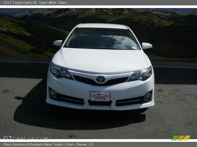 Super White / Black 2013 Toyota Camry SE
