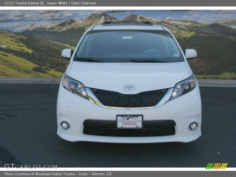 Super White / Dark Charcoal 2013 Toyota Sienna SE