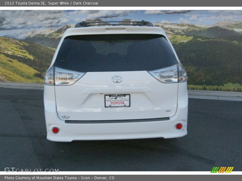 Super White / Dark Charcoal 2013 Toyota Sienna SE