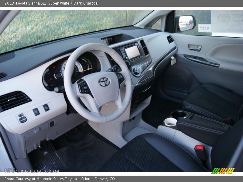 Super White / Dark Charcoal 2013 Toyota Sienna SE