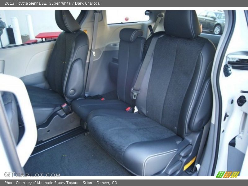 Super White / Dark Charcoal 2013 Toyota Sienna SE