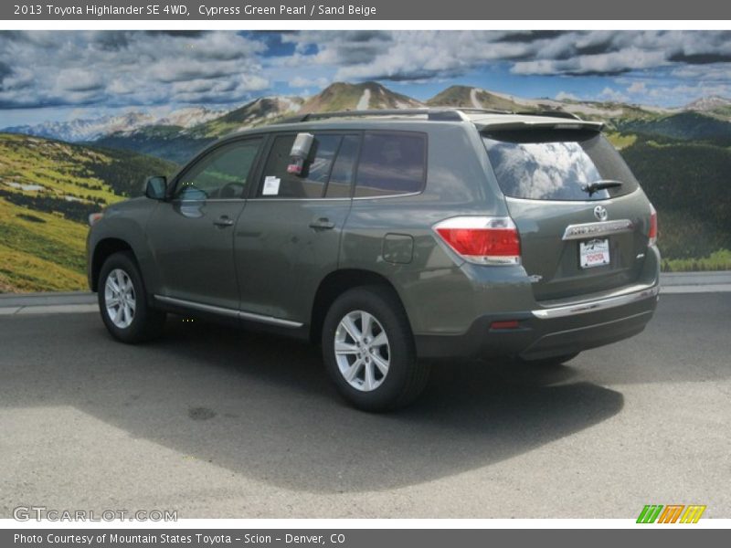 Cypress Green Pearl / Sand Beige 2013 Toyota Highlander SE 4WD