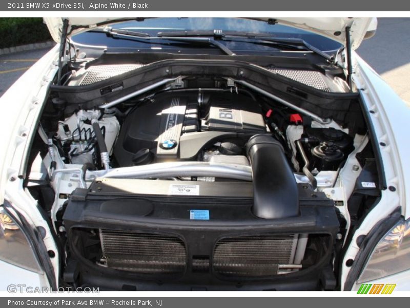 Alpine White / Black 2011 BMW X5 xDrive 35i