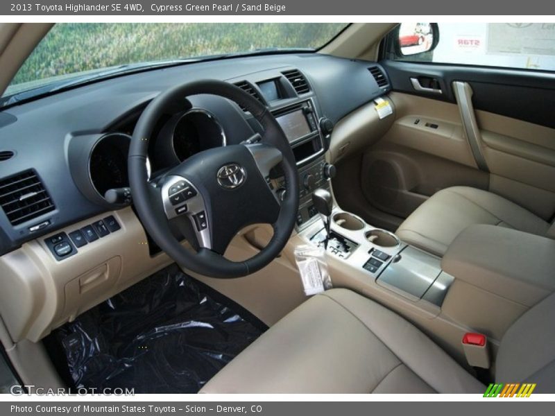 Cypress Green Pearl / Sand Beige 2013 Toyota Highlander SE 4WD