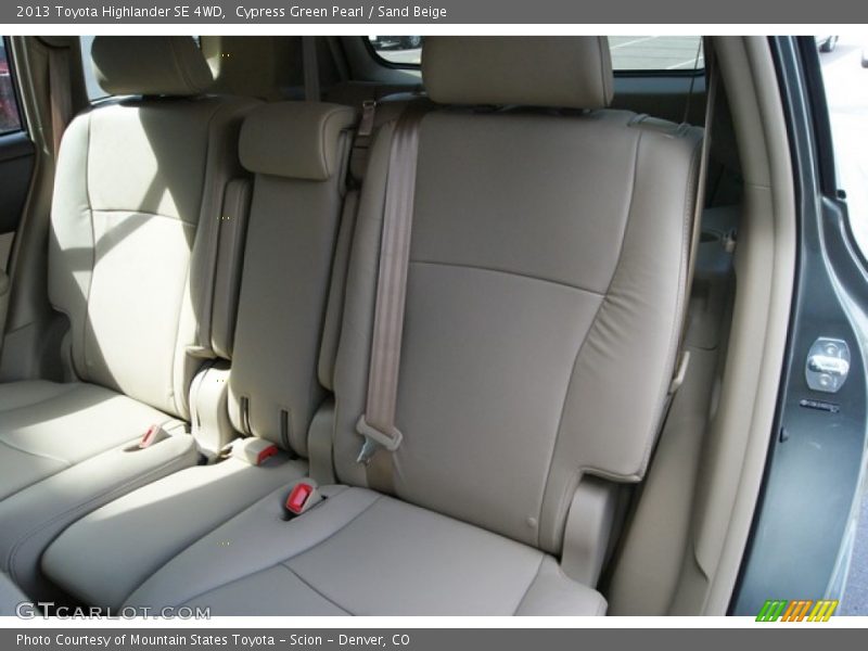 Cypress Green Pearl / Sand Beige 2013 Toyota Highlander SE 4WD
