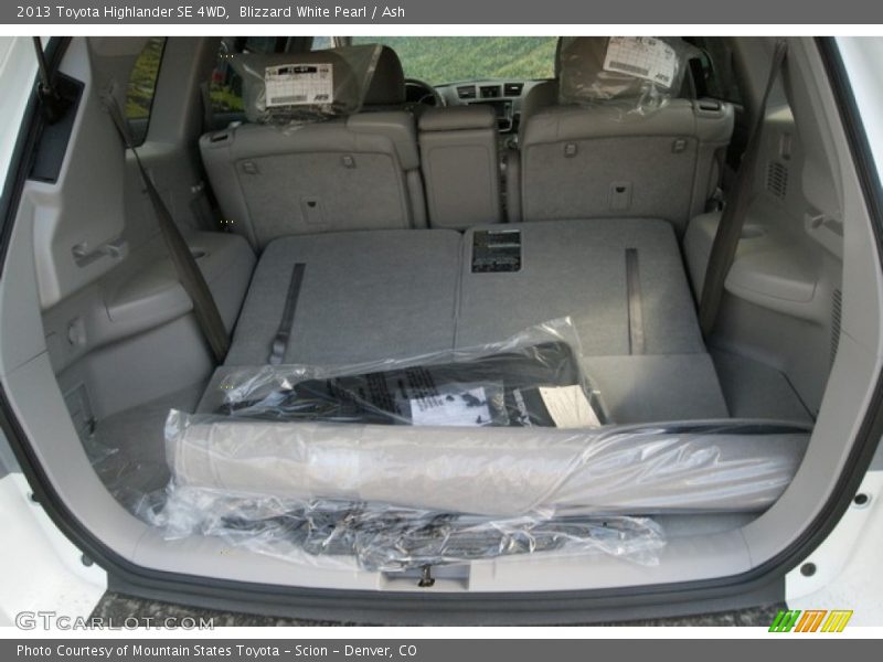 Blizzard White Pearl / Ash 2013 Toyota Highlander SE 4WD