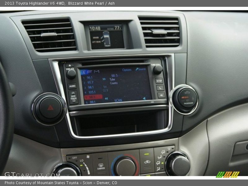 Blizzard White Pearl / Ash 2013 Toyota Highlander V6 4WD