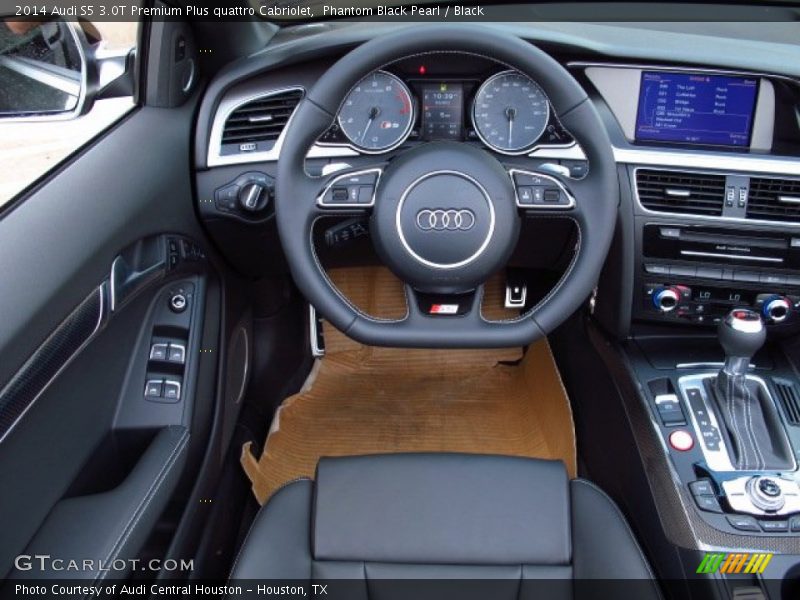 Dashboard of 2014 S5 3.0T Premium Plus quattro Cabriolet