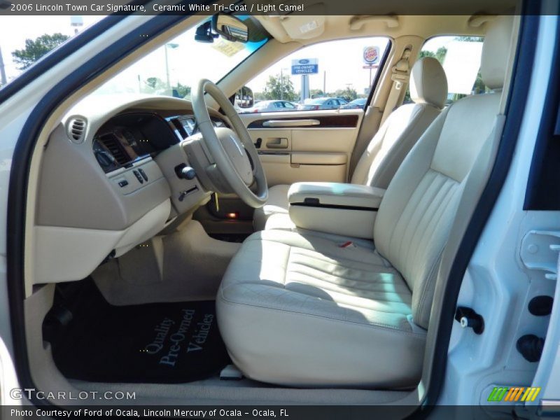Ceramic White Tri-Coat / Light Camel 2006 Lincoln Town Car Signature