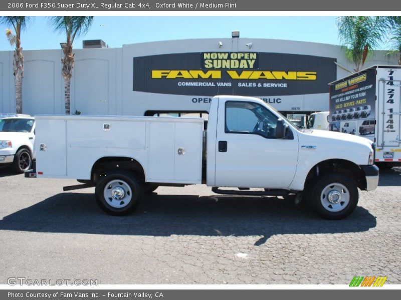 Oxford White / Medium Flint 2006 Ford F350 Super Duty XL Regular Cab 4x4