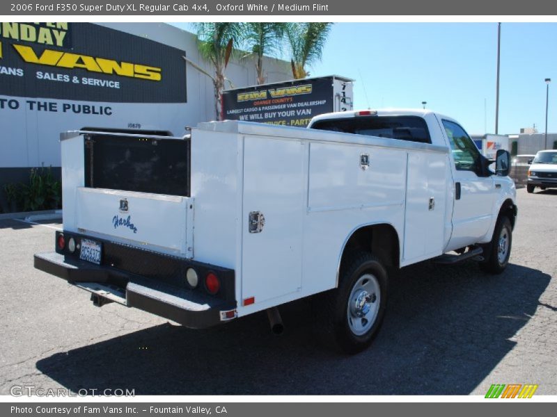 Oxford White / Medium Flint 2006 Ford F350 Super Duty XL Regular Cab 4x4