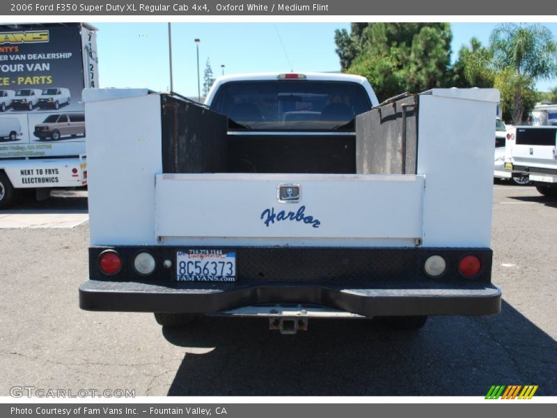 Oxford White / Medium Flint 2006 Ford F350 Super Duty XL Regular Cab 4x4