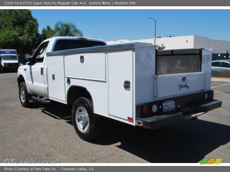 Oxford White / Medium Flint 2006 Ford F350 Super Duty XL Regular Cab 4x4