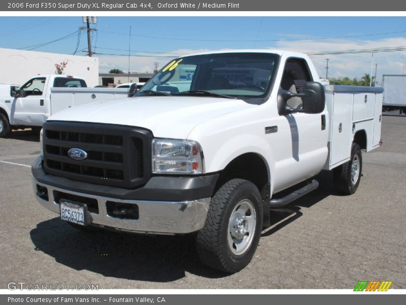 Oxford White / Medium Flint 2006 Ford F350 Super Duty XL Regular Cab 4x4