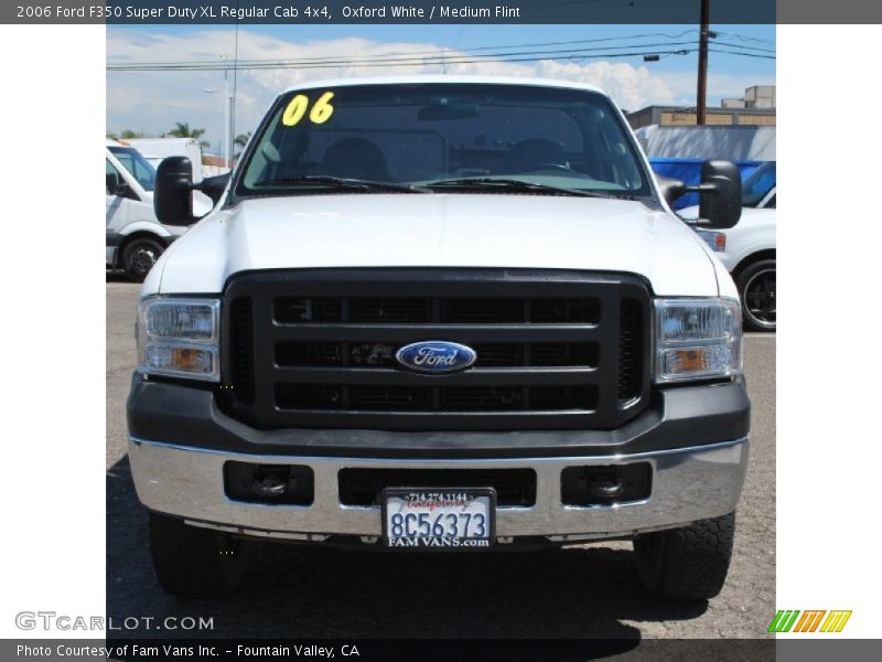 Oxford White / Medium Flint 2006 Ford F350 Super Duty XL Regular Cab 4x4