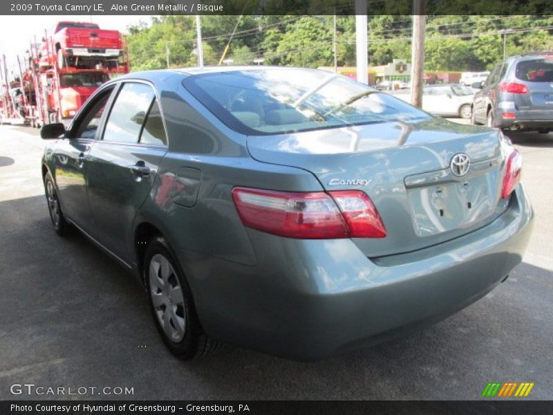 Aloe Green Metallic / Bisque 2009 Toyota Camry LE