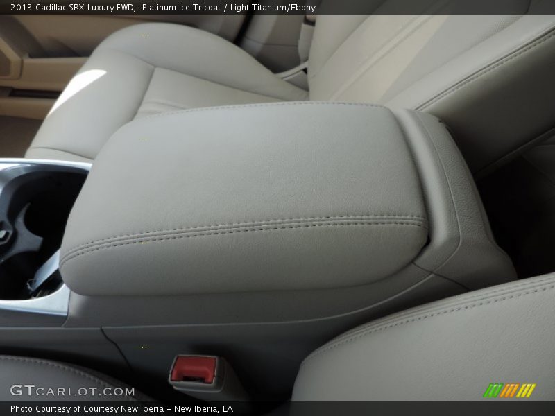 Platinum Ice Tricoat / Light Titanium/Ebony 2013 Cadillac SRX Luxury FWD