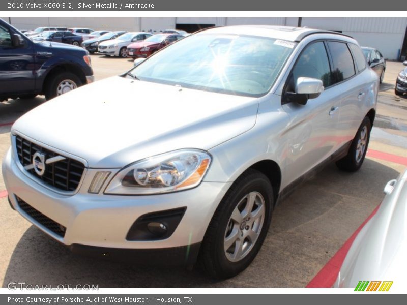 Silver Metallic / Anthracite 2010 Volvo XC60 3.2