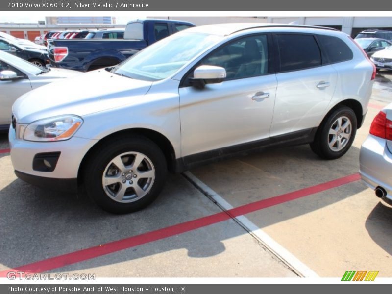 Silver Metallic / Anthracite 2010 Volvo XC60 3.2