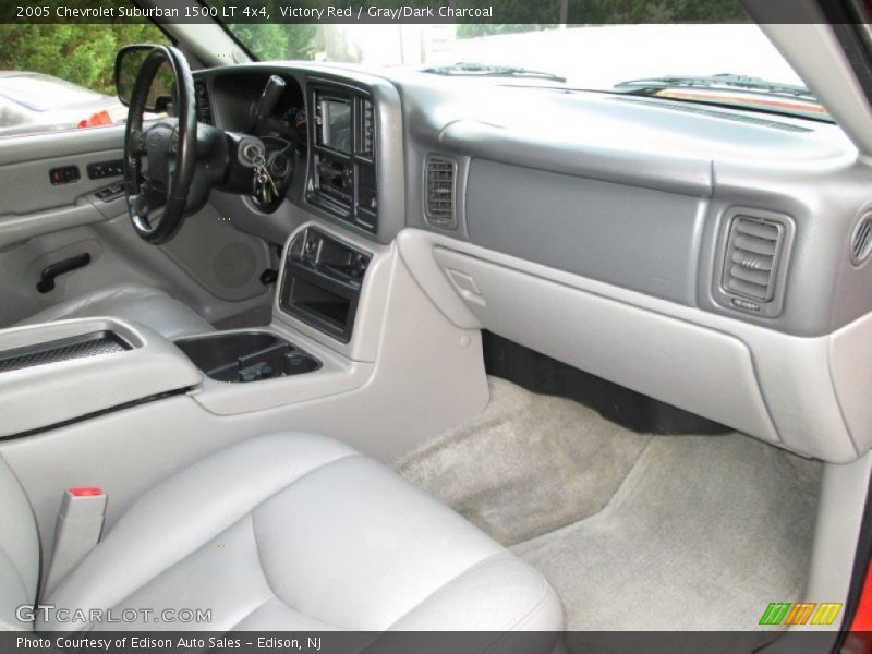 Victory Red / Gray/Dark Charcoal 2005 Chevrolet Suburban 1500 LT 4x4