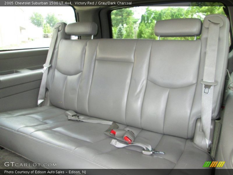 Victory Red / Gray/Dark Charcoal 2005 Chevrolet Suburban 1500 LT 4x4
