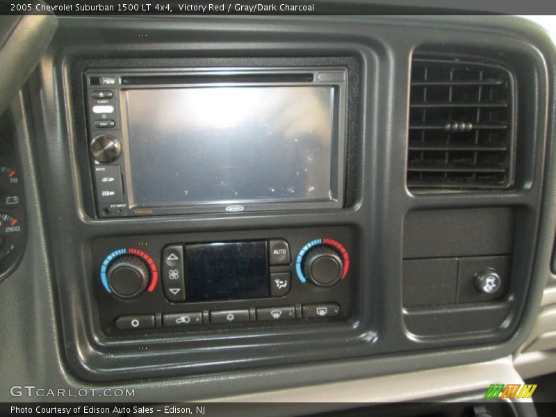 Victory Red / Gray/Dark Charcoal 2005 Chevrolet Suburban 1500 LT 4x4