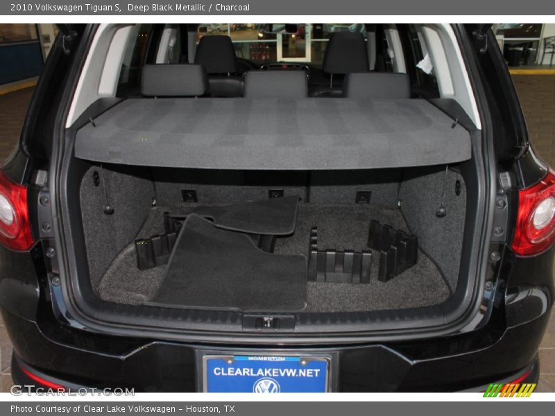 Deep Black Metallic / Charcoal 2010 Volkswagen Tiguan S