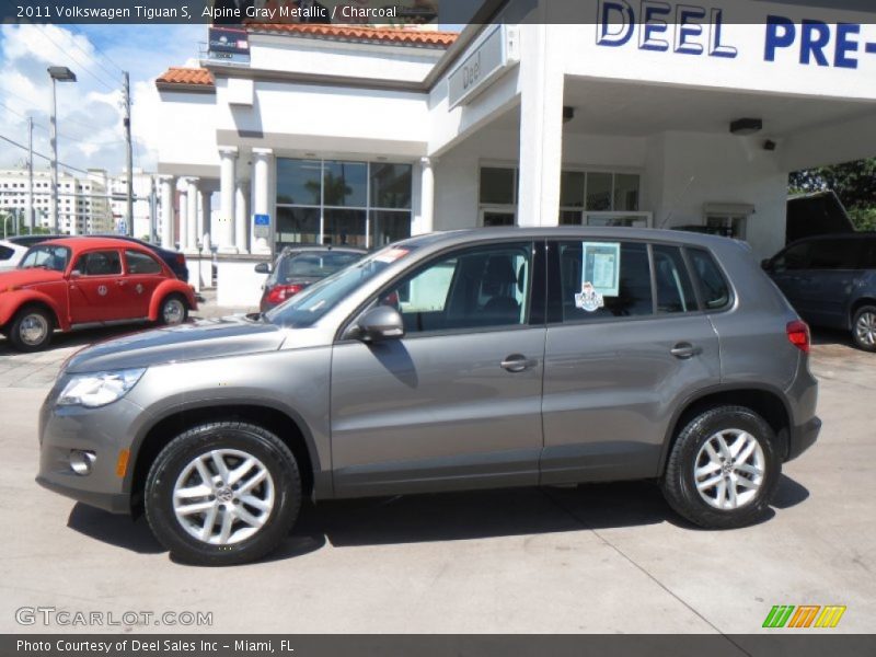 Alpine Gray Metallic / Charcoal 2011 Volkswagen Tiguan S