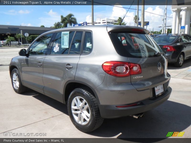Alpine Gray Metallic / Charcoal 2011 Volkswagen Tiguan S