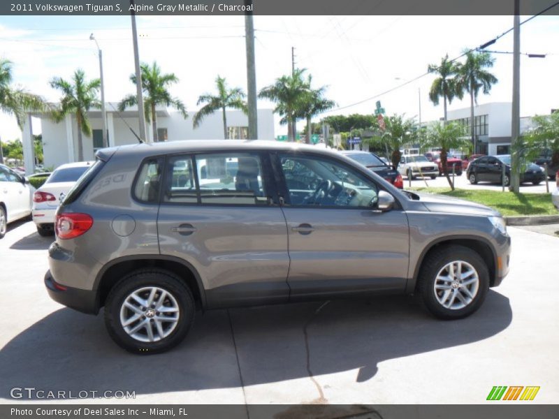Alpine Gray Metallic / Charcoal 2011 Volkswagen Tiguan S
