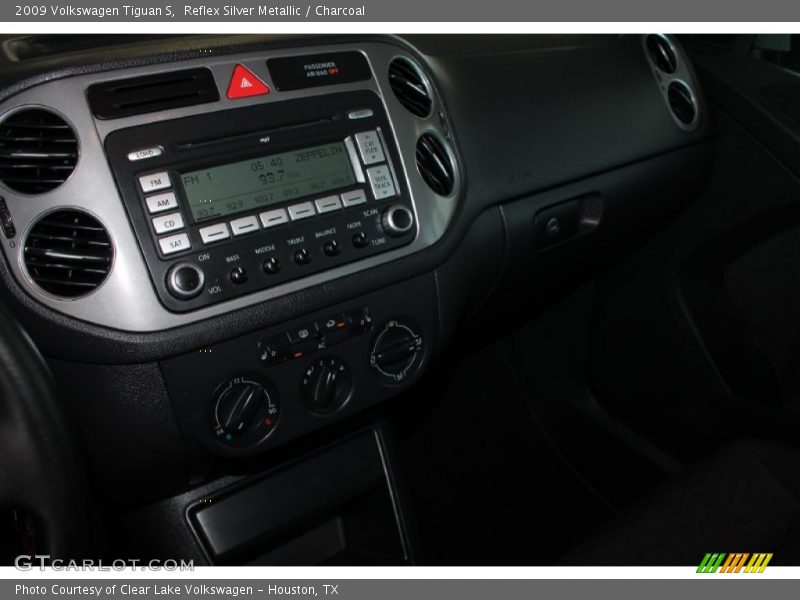 Reflex Silver Metallic / Charcoal 2009 Volkswagen Tiguan S