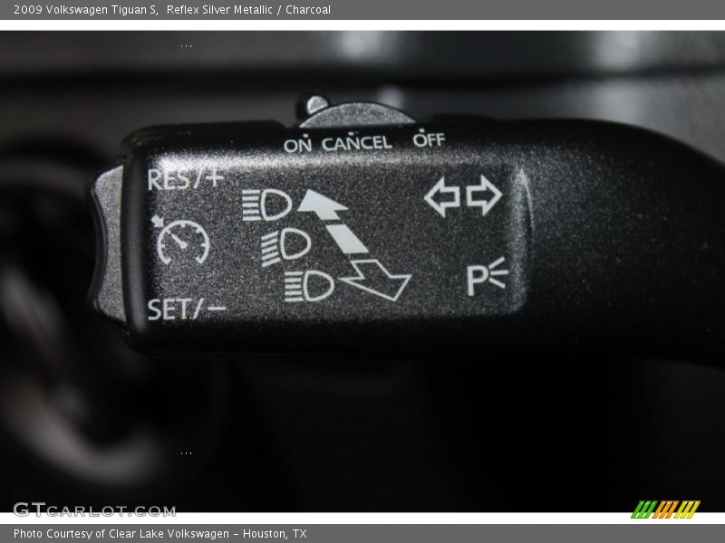 Reflex Silver Metallic / Charcoal 2009 Volkswagen Tiguan S