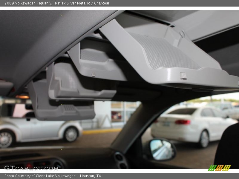 Reflex Silver Metallic / Charcoal 2009 Volkswagen Tiguan S