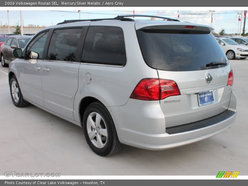 Mercury Sliver Metallic / Aero Grey 2009 Volkswagen Routan SEL