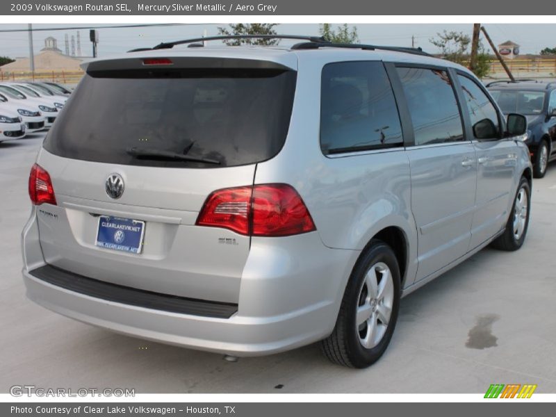 Mercury Sliver Metallic / Aero Grey 2009 Volkswagen Routan SEL