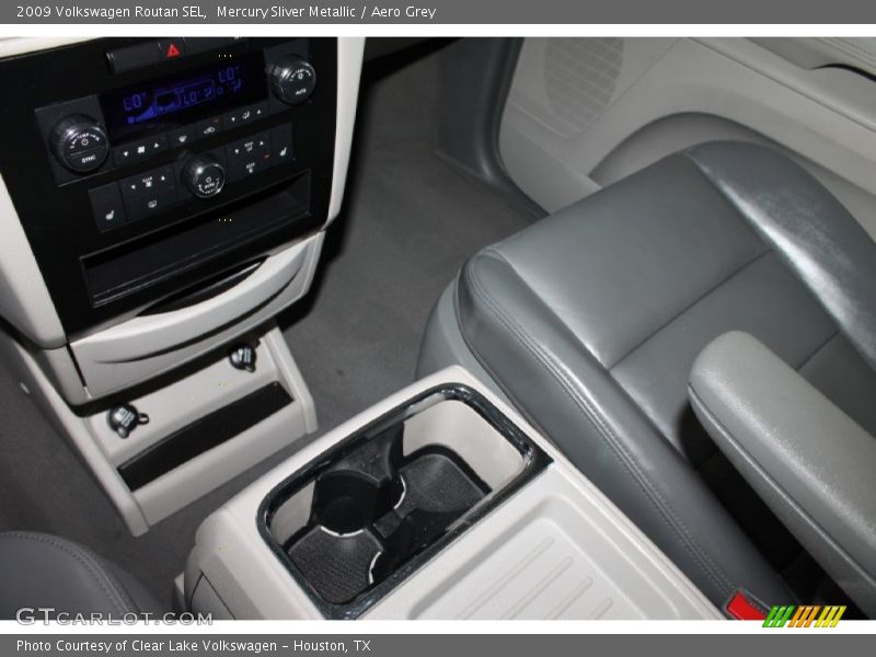 Mercury Sliver Metallic / Aero Grey 2009 Volkswagen Routan SEL