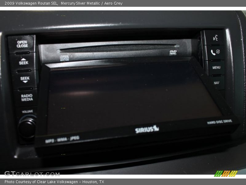 Mercury Sliver Metallic / Aero Grey 2009 Volkswagen Routan SEL