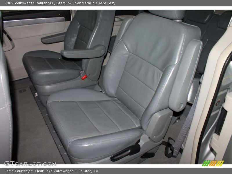 Mercury Sliver Metallic / Aero Grey 2009 Volkswagen Routan SEL