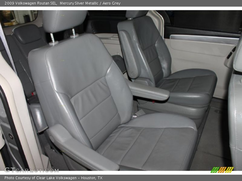 Mercury Sliver Metallic / Aero Grey 2009 Volkswagen Routan SEL