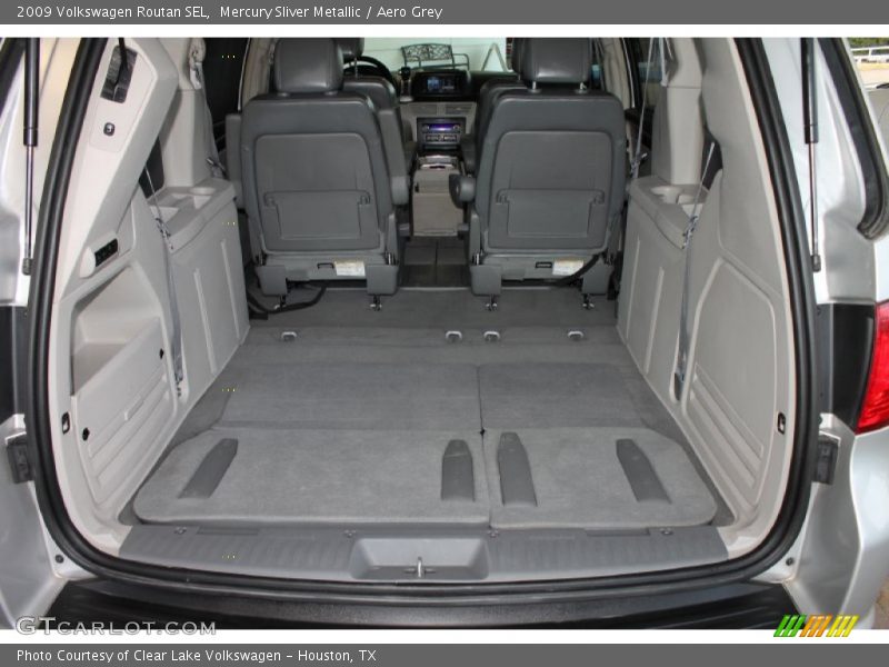 Mercury Sliver Metallic / Aero Grey 2009 Volkswagen Routan SEL