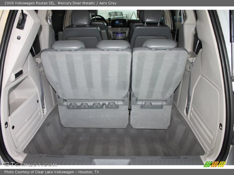 Mercury Sliver Metallic / Aero Grey 2009 Volkswagen Routan SEL