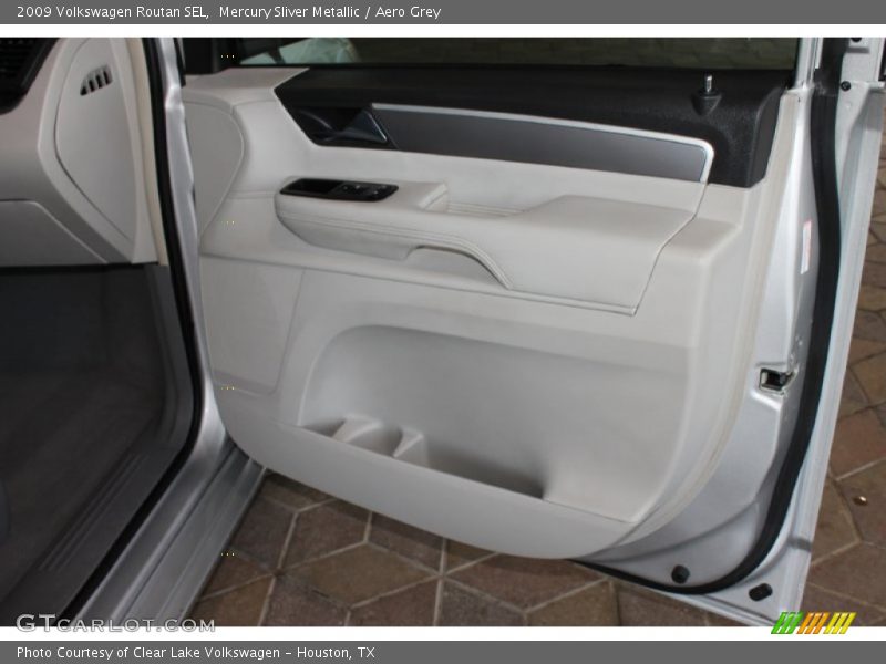 Mercury Sliver Metallic / Aero Grey 2009 Volkswagen Routan SEL