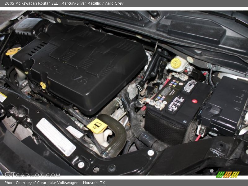 Mercury Sliver Metallic / Aero Grey 2009 Volkswagen Routan SEL