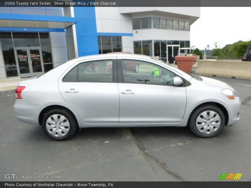 Silver Streak Mica / Dark Charcoal 2009 Toyota Yaris Sedan