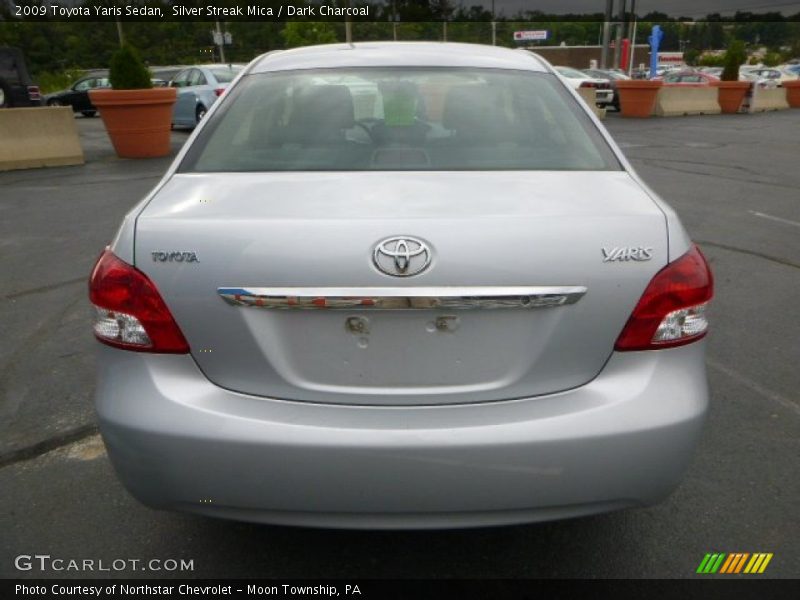 Silver Streak Mica / Dark Charcoal 2009 Toyota Yaris Sedan