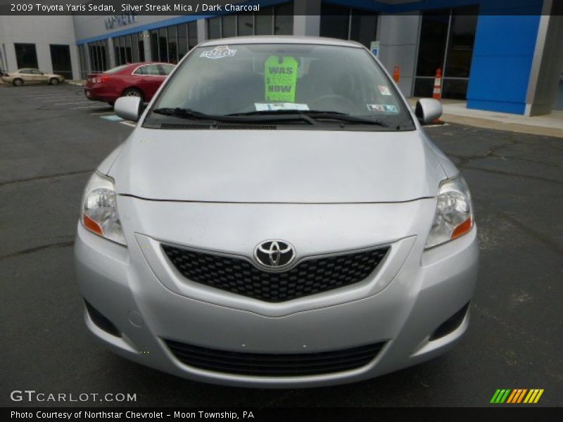 Silver Streak Mica / Dark Charcoal 2009 Toyota Yaris Sedan